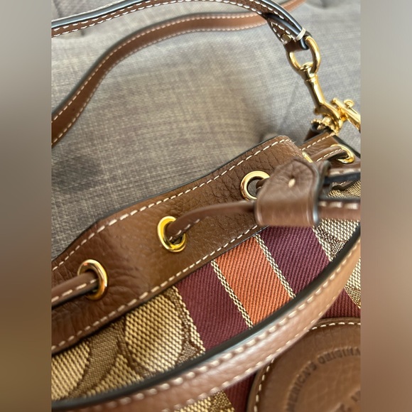 New Coach brown mini bucket bag 😍 - Picture 8 of 9
